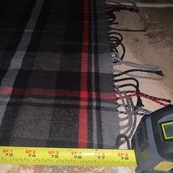 Large Checkered scarf. Red/black/gray/white plaid winter scarf with fringe warm - Picture 4 of 7